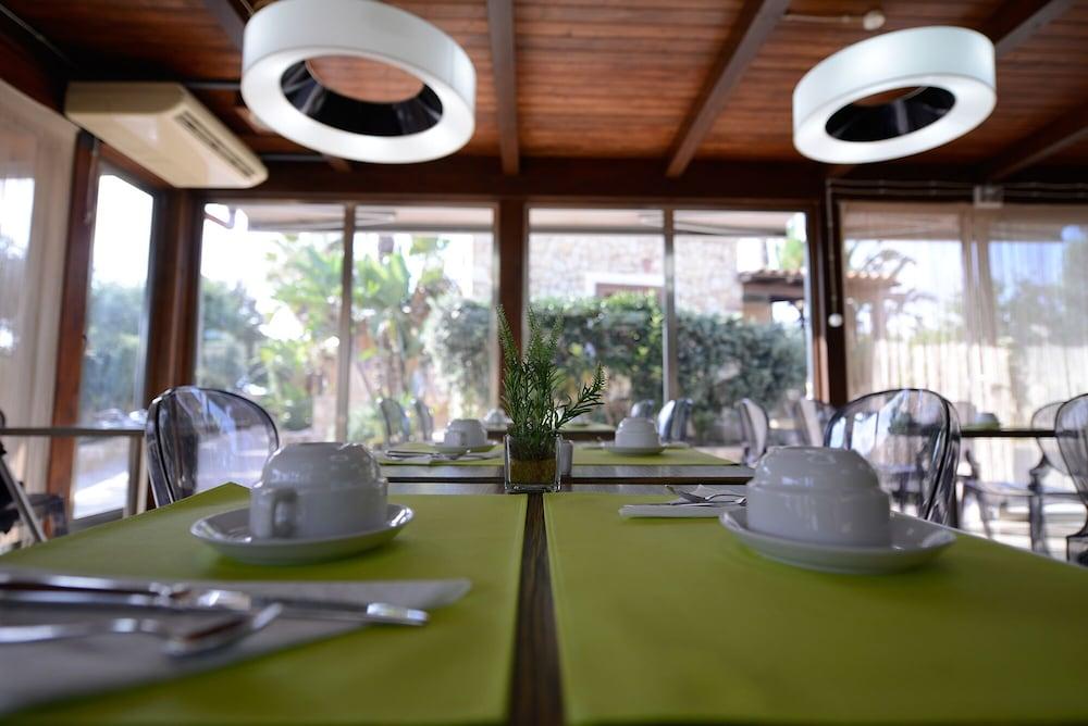 Oasis Hotel Residence Resort LMP Exteriér fotografie
