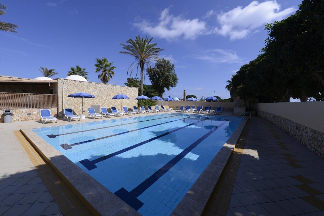Oasis Hotel Residence Resort LMP Exteriér fotografie